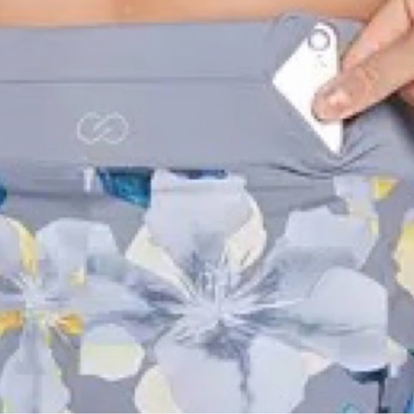 Calia by Carrie Underwood Anywhere Petal Hem Floral Print Running Shorts Size XS - Picture 3 of 7